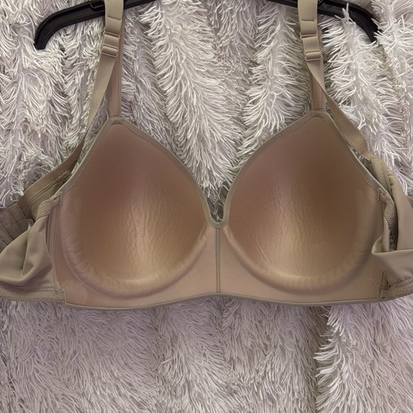 Cacique lightly lined t-shirt no-wire bra no wire 46 DD - Picture 7 of 10